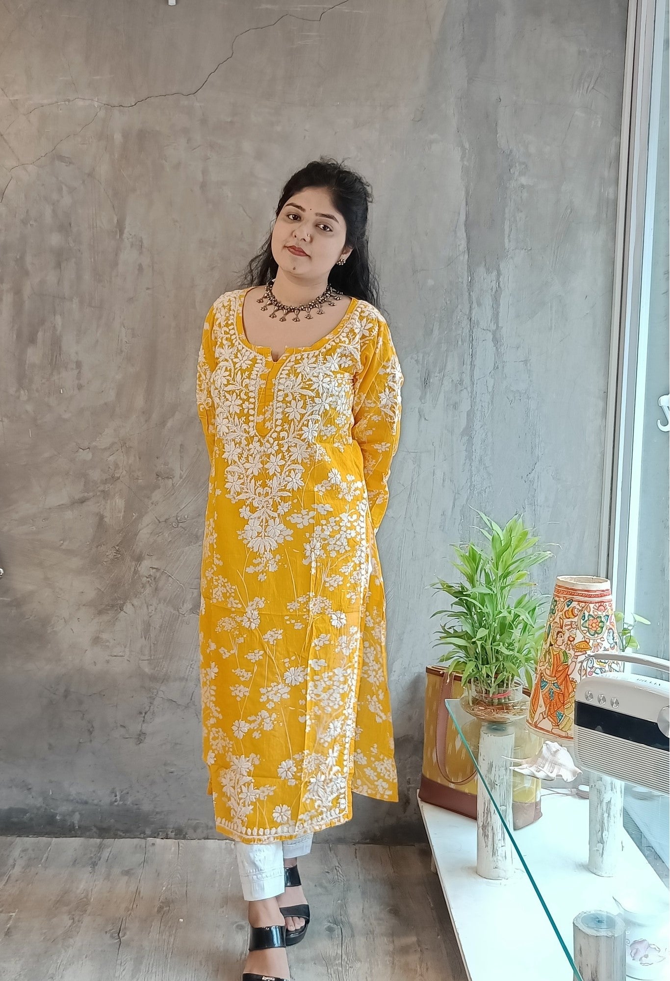 Handmade Chikankari embroidery on yellow mal-mal kurti - Loomkar Raipur