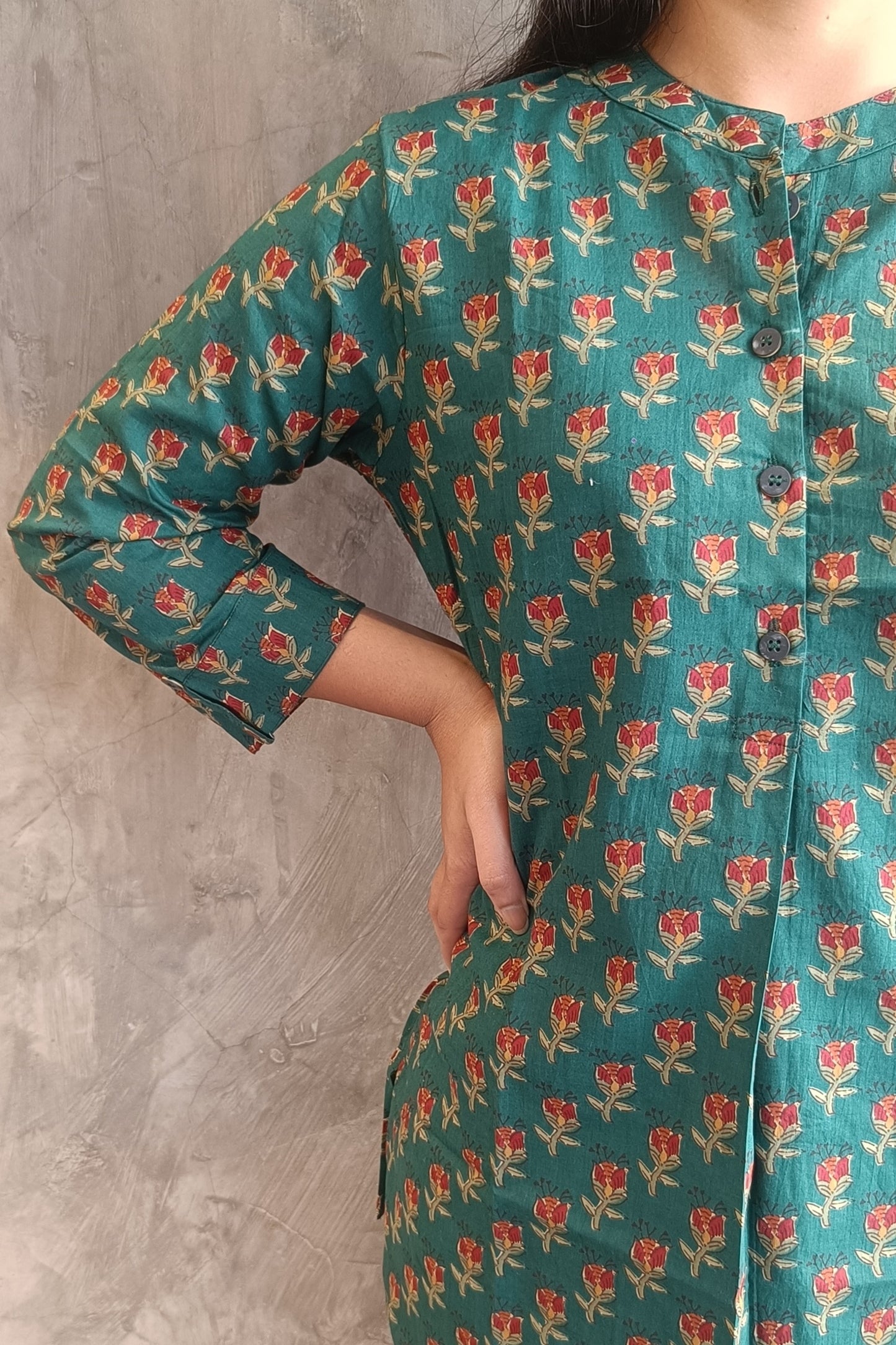 Green Red Rose Short Top