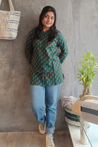 Green Red Rose Short Top