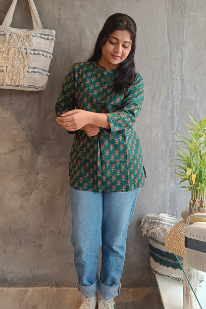 Green Red Rose Short Top