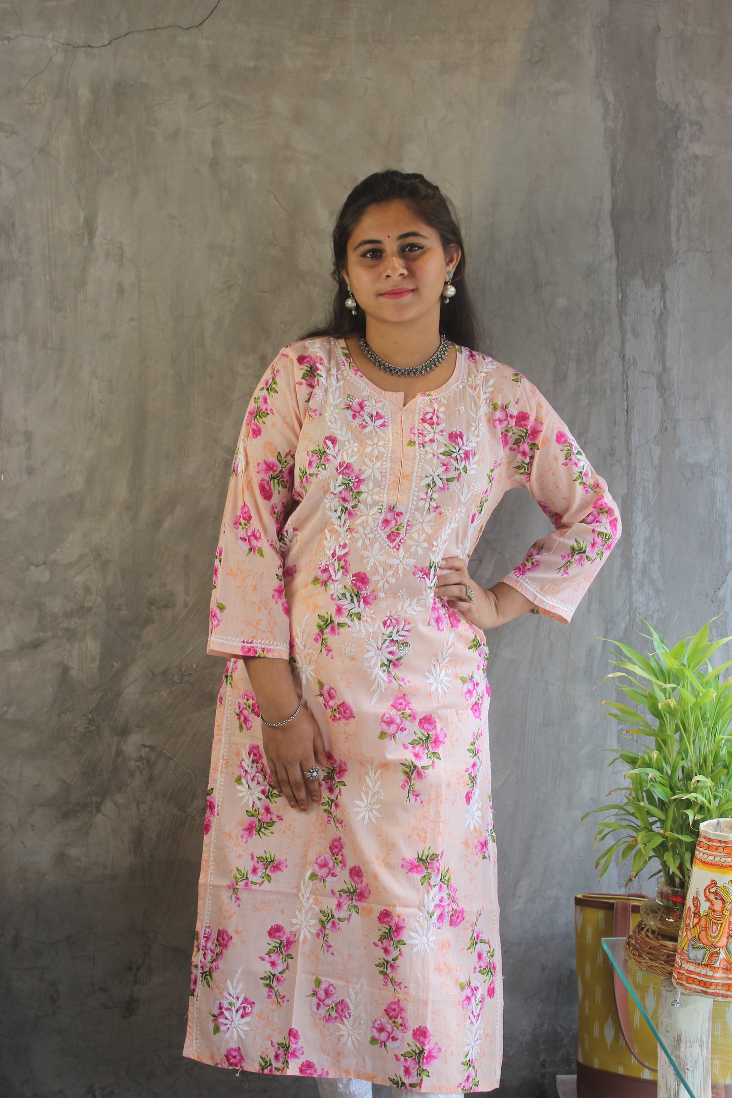 handmade peach Malmal cotton kurti with intricate Chikankari embroidery 