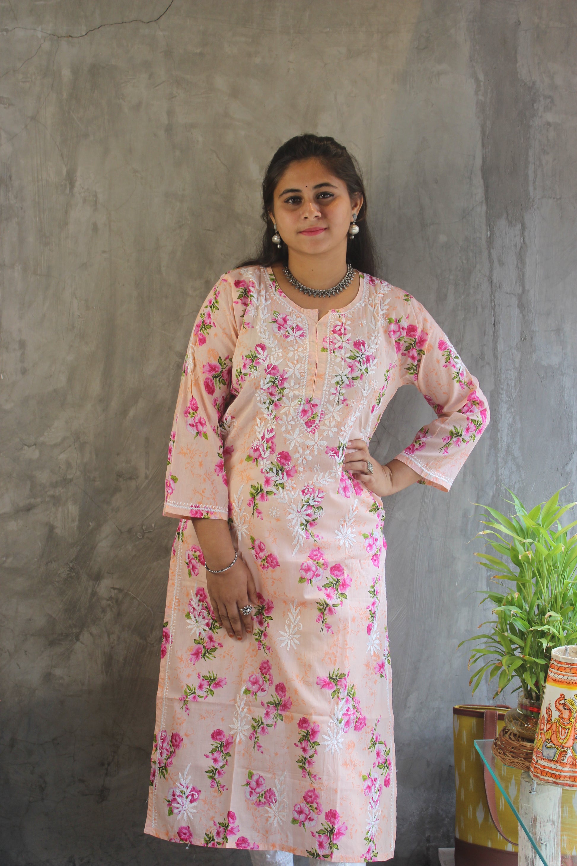 handmade peach Malmal cotton kurti with intricate Chikankari embroidery 