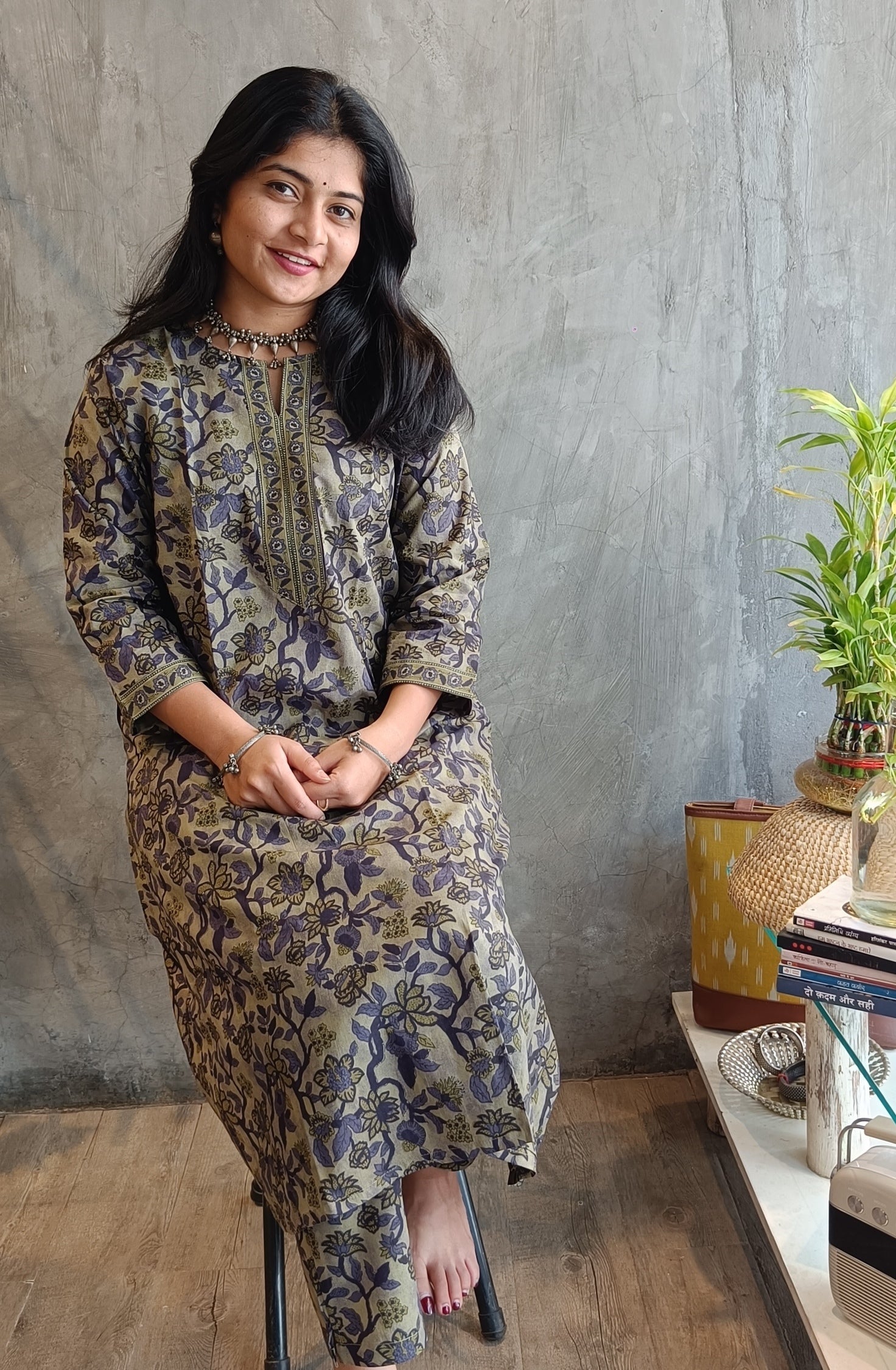 "Close-up of artisan Vanaspati motifs on Loomkar's purple green handloom cotton kurti set in Raipur."