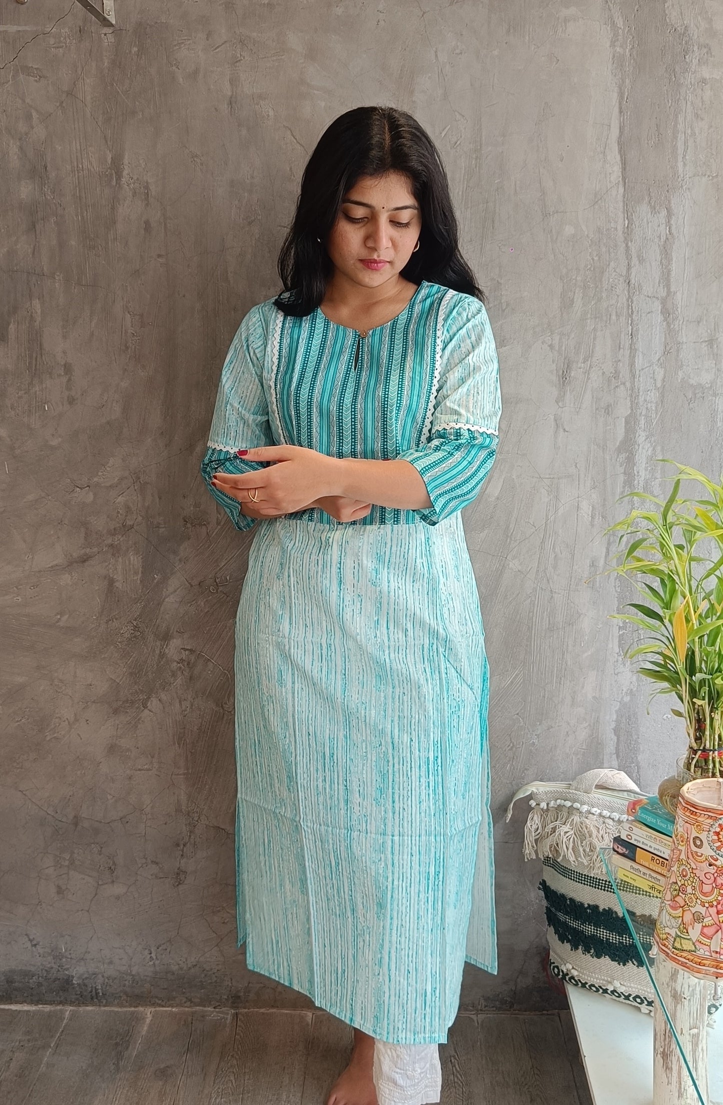 "Full-length image of Loomkar tail green handloom cotton kurti in Raipur, highlighting breathable fabric and artisan craftsmanship".